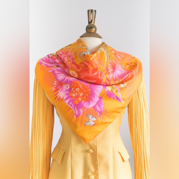 AUTHENTIC Salvatore Ferragamo Designer Jungle Print Silk Scarf - Picture 4 of 12